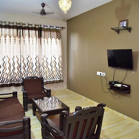 Fieldstone Lovely 2 Bhk Ac Apartment Talaulim Bilik gambar