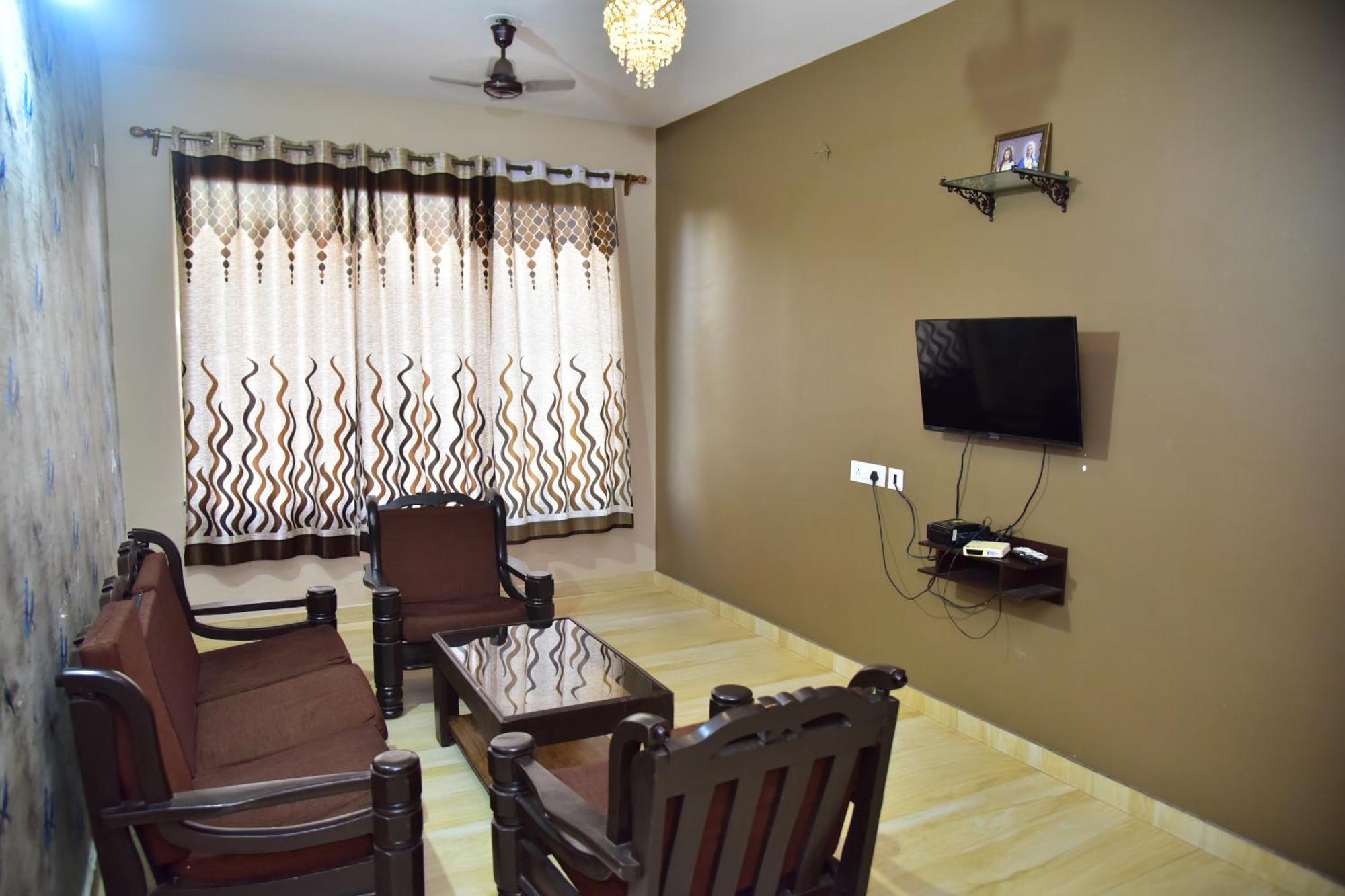 Fieldstone Lovely 2 Bhk Ac Apartment Talaulim Bilik gambar